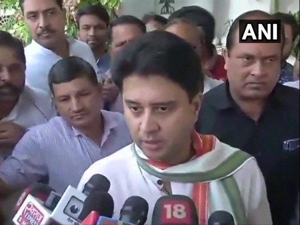 Congress leader Jyotiraditya Scindia talking to reporters in Gwalior 