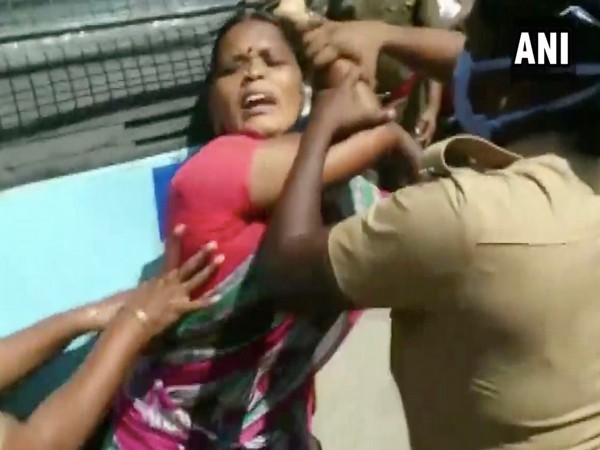 A scuffle breaks out between CPI-M workers and police in Tamil Nadu. 