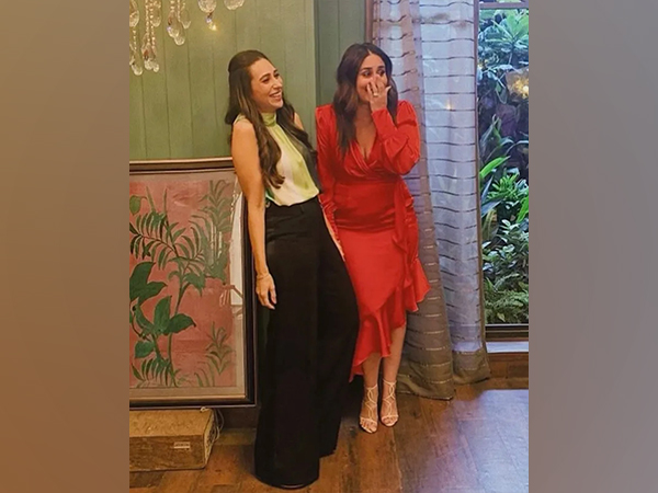 Kareena Kapoor and Karisma Kapoor (Image source: Instagram)