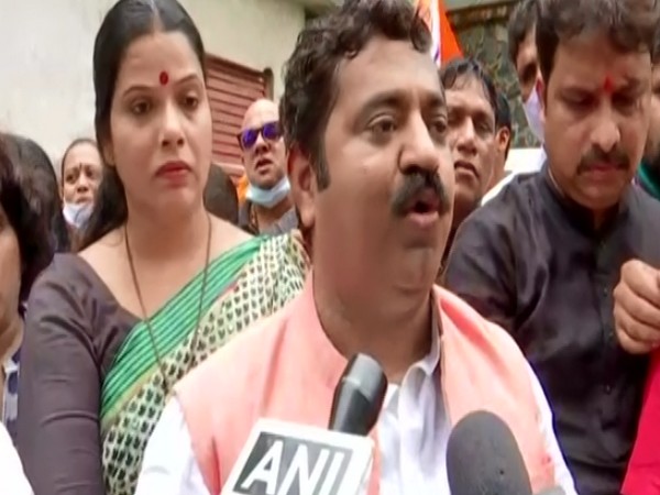 BJP holds protest against Javed Akhtar's statement in Mumbai