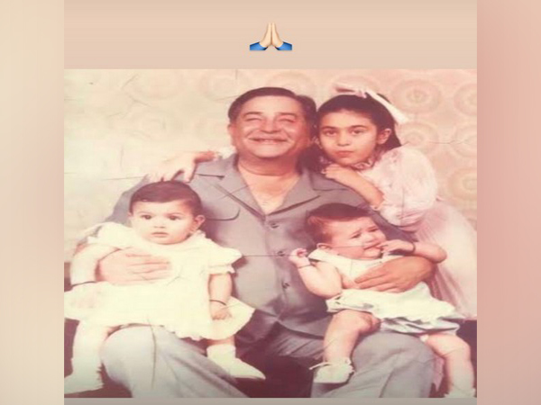 Raj Kapoor with Karisma Kapoor, Kareena Kapoor Khan and Riddhima Kapoor Sahni (Image source: Instagram)
