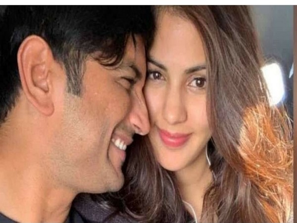 Rhea Chakraborty poses with late actor Sushant Singh Rajput (Image source: Instagram)