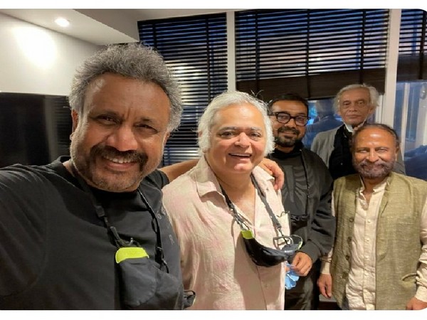 Anubhav Sinha poses with other filmmakers (Image source: Instagram)