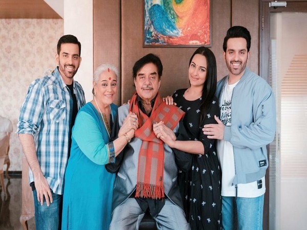 Sonakshi Sinha and her family (Image source: Instagram)