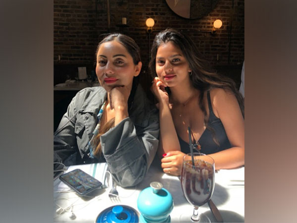Suhana Khan with her mom Gauri Khan (Image source: Instagram)