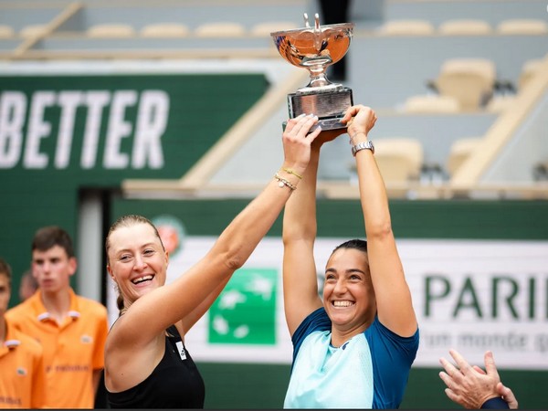 Caroline Garcia and Kristina Mladenovic (Photo: Roland Garros/ Twitter)