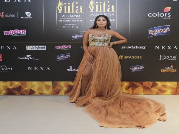 IIFA Awards 2022, Neha Shastri walked the green carpet