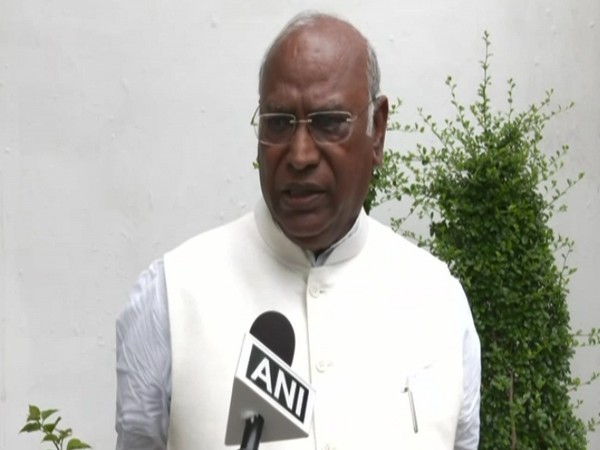 Congress leader Mallikarjun Kharge (Photo Credit: ANI)