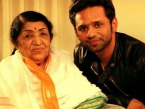 Rahul Vaidya and late Lata Mangeshkar (Image source: Instagram)
