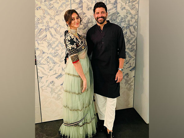 Farhan Akhtar and Shibani Dandekar (Image source: Instagram)