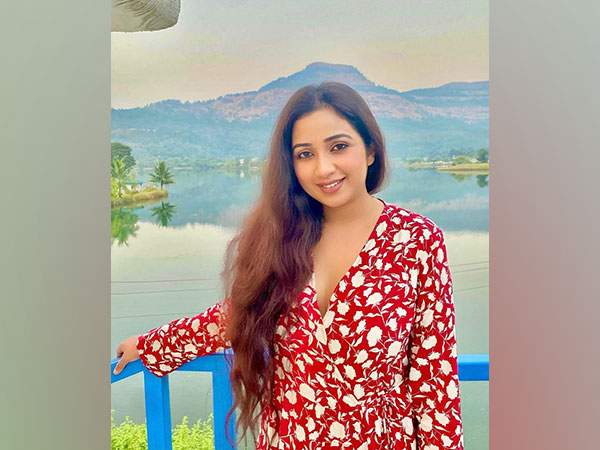 Shreya Ghoshal (Image source: Instagram)