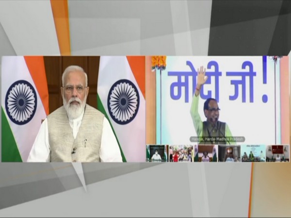 Prime Minister Narendra Modi during the launch of Swamitva Yojana along with Shivraj Singh Chauhan (Photo:ANI)