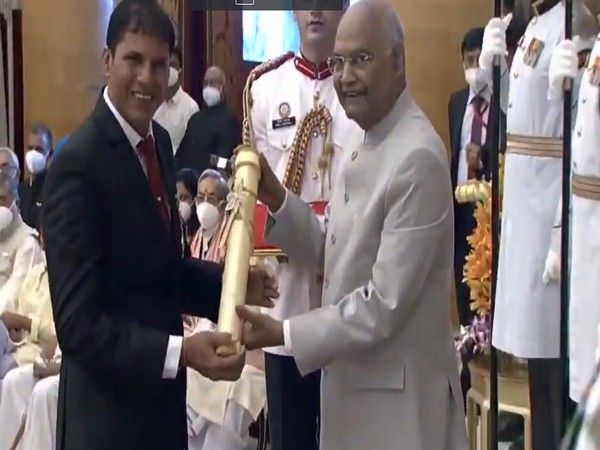 Indian Paralympic javelin thrower Devendra Jhajharia received his Padma Bhushan award
