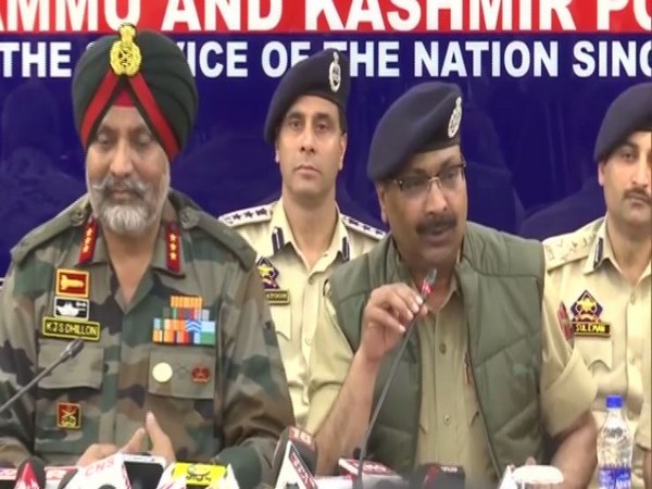 GOC, 15 Corps, KJS Dhillon and Jammu-Kashmir DGP Dilbagh Singh addressing a press conference in Srinagar on Wednesday. Photo/ANI