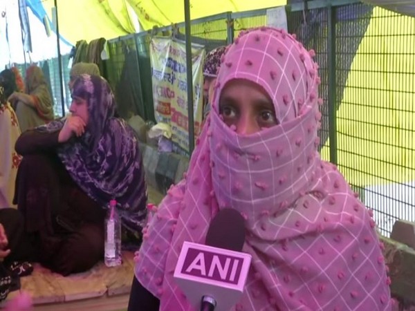 Salima, one of the protesters at Shaheen Bagh, speaking to ANI on Saturday. Photo/ANI