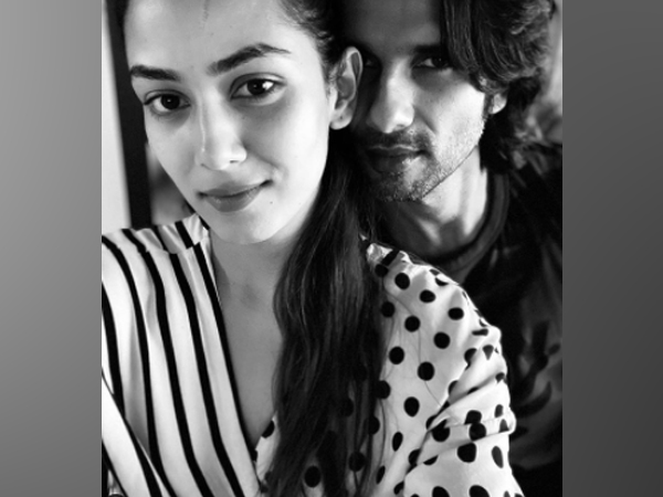 Actor Shahid Kapoor with wife Mira Kapoor (Image Source: Instagram)