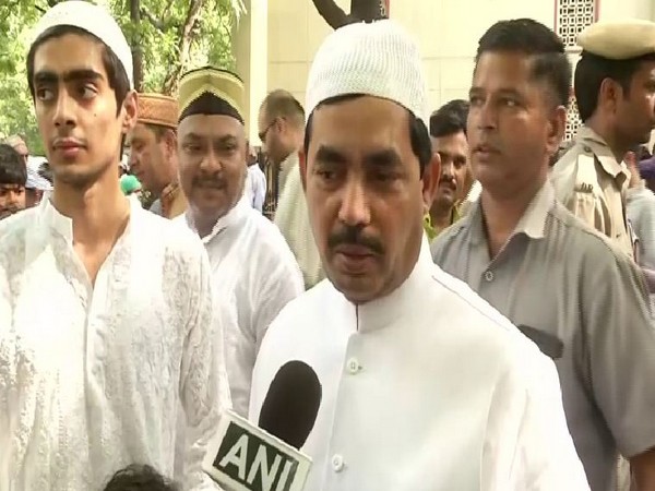 Shahnawaz Hussain visited Jama Masjid to offer prayers on the occasion of Eid