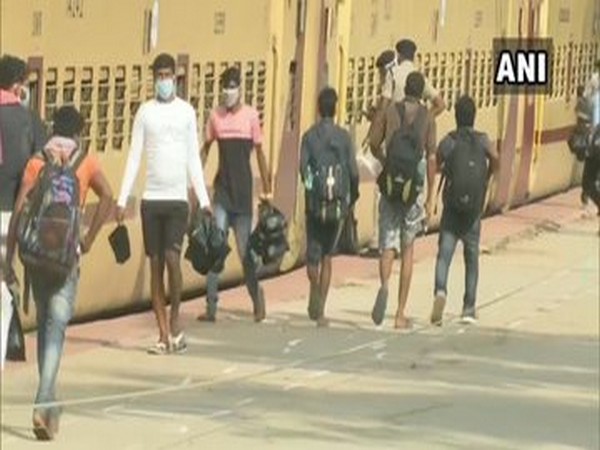  A Shramik special train departed from Bengaluru's Chikkabanavara railway station left for Lucknow, Uttar Pradesh, on Friday.