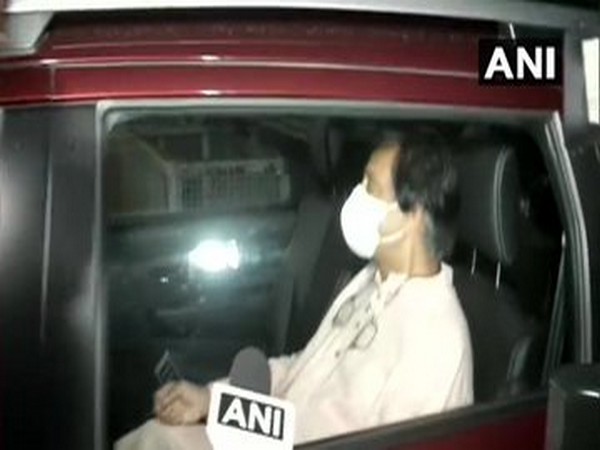 Thiruvananthapuram MP and Congress leader Shashi Tharoor leaves from Ghulam Nabi Azad's residence on Monday. Photo/ANI