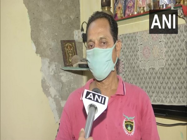 Stranded salior Aniket Sham Yenpure's father Shyam Yenpure. (Photo/ ANI)