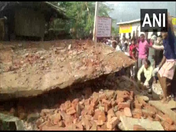 One dead, three injured after house shed collapse in Uttar Pradesh on Sunday. Photo/ANI