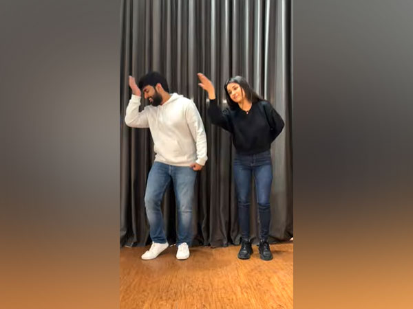 Yashraj Mukhate and Shehnaaz Gill (Image source: YouTube)