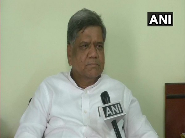 Senior BJP leader Jagadish Shettar speaking to ANI at Hubli on Sunday. Photo/ANI