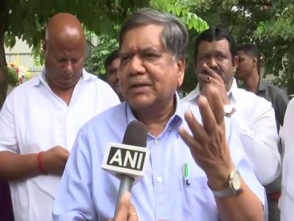 Senior BJP leader Jagadish Shettar speaking to ANI in Bengaluru on Sunday. (File photo/ANI)