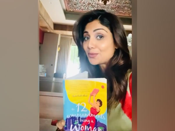 Actor Shilpa Shetty with Tahira Kashyap's 'The 12 Commandments Of Being A Woman.' (Image Source: Instagram)
