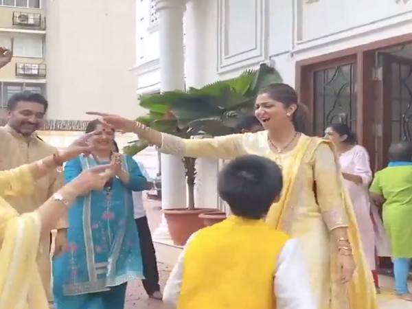 A still from the video shared by actor Shilpa Shetty (Image source: Twitter)