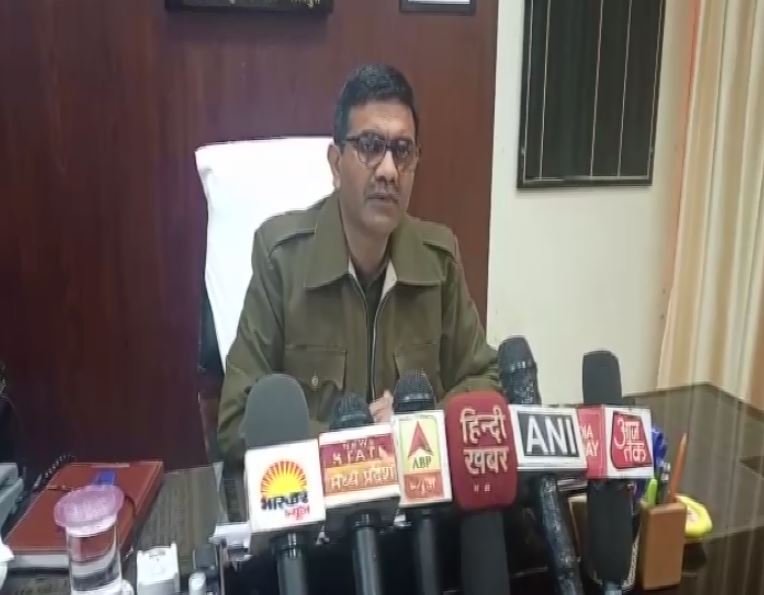 Superintendent of Police (SP) Rajesh Singh Chandel speaking to reporters in Shivpuri on Friday. Photo/ANI