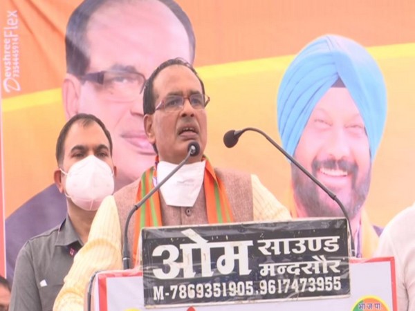 Madhya Pradesh Chief Minister Shivraj Singh Chouhan addressing a public meeting in Mandsaur on Sunday. [Photo/ANI]