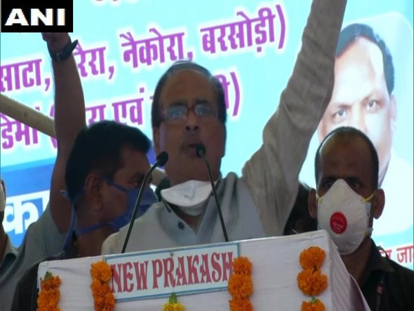 Madhya Pradesh Chief Minister Shivraj Singh Chouhan addressing a rally in Madhya Pradesh on Friday. Photo/ANI