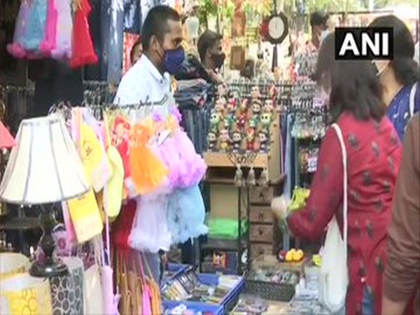 Shoppers at Sarojini Nagar market (Photo/ANI)