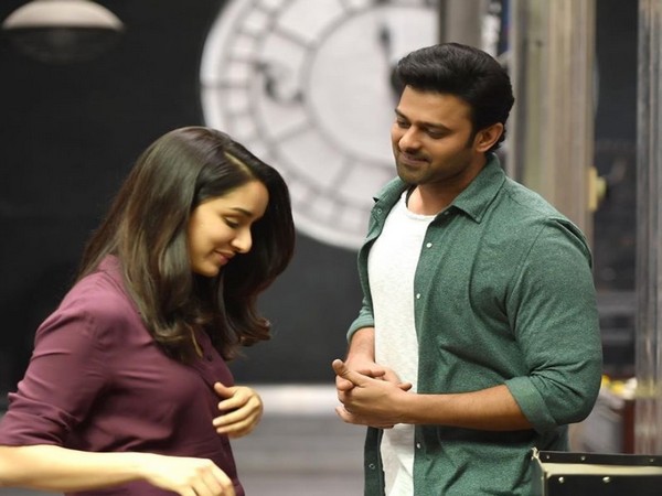 Actors Shraddha Kapoor and Prabhas (Image source: Twitter)