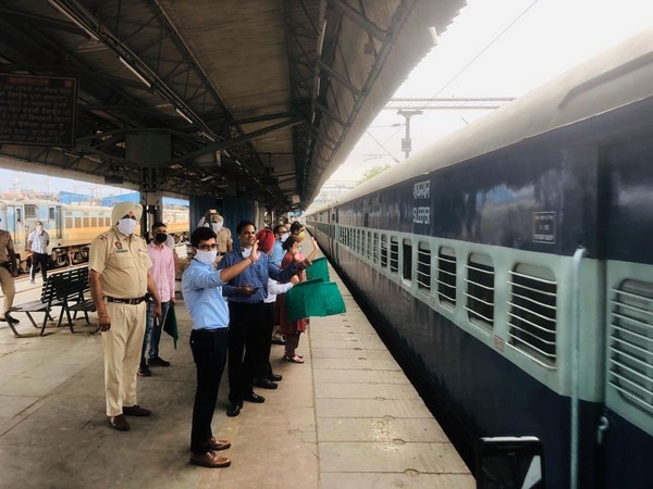 100th Shramik special train departed from Punjab on Thursday (Picture Courtesy - Twitter)
