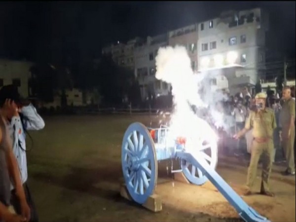 21-gun salute was offered at Shrinathji Temple on the occasion of Janmashtami. (Photo/ANI)