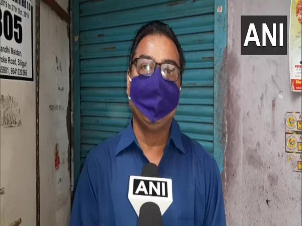    A firecracker seller from Siliguri talking about the Calcutta High Court's ban on firecrackers in West Bengal.