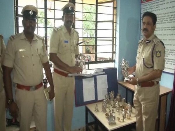 Police Commissioner M Nagraj with the stolen idols on Sunday. Photo/ANI