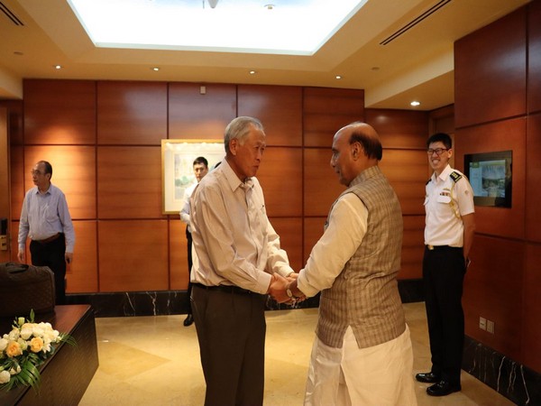 Defence Minister Rajnath Singh with his Singaporean counterpart NG Eng Hen on Monday (Picture Credits: RMO_India/Twitter)