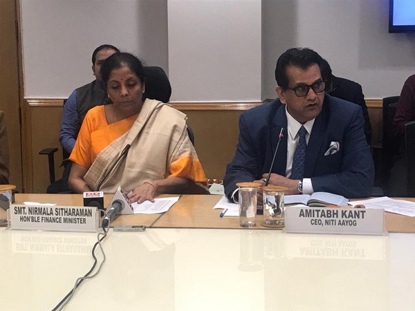 Finance Minister Nirmala Sitharaman (l) and NITI Ayog CEO Amitabh Kant during 