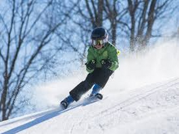 Researchers looked at a cross-sectional analysis of the 2009 and 2012 Kids' Inpatient Database, examining 845 hospital admissions for snow sports injuries in kids.