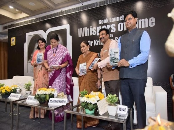 Smriti Zubin Irani with Dr Krishna Saksena