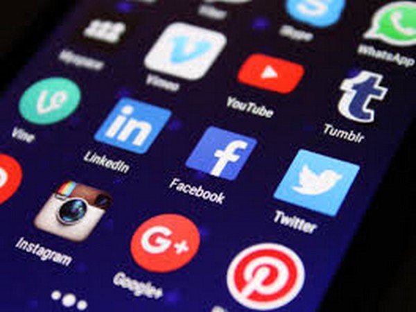 Higher use of Social Media can lead to brain imbalance, says Study 