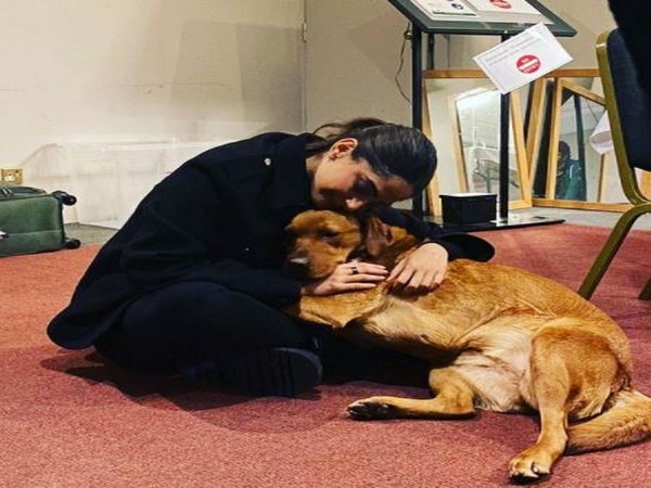Actor Sonam Kapoor Ahuja with dog Elsa (Image Source: Instagram)