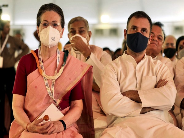 Sonia Gandhi with Rahul Gandhi (File photo/ANI)