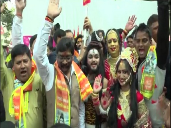 Jharkhand CM Hemant Soren visits Pahadi Mandir in Ranchi on Friday. (Photo/ANI)