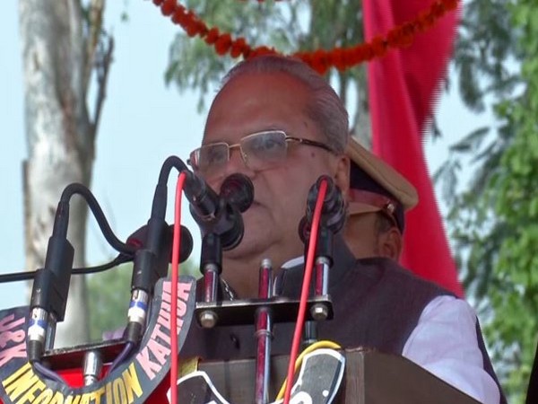 Jammu and Kashmir Governor Satya Pal Malik addressing at a public event in Kathua on Monday. Photo/ANI