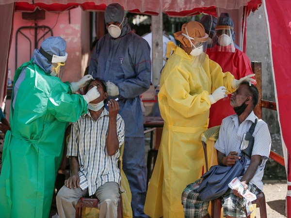 Health officials collecting swabs for COVID-19 detection (ANI)