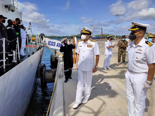 Vice Adm Nishantha Ulugetenne, Commander Sri Lanka Navy visited ICG ship Ameya at Trincomalee (Picture tweeted by Indian Coast Guard)
